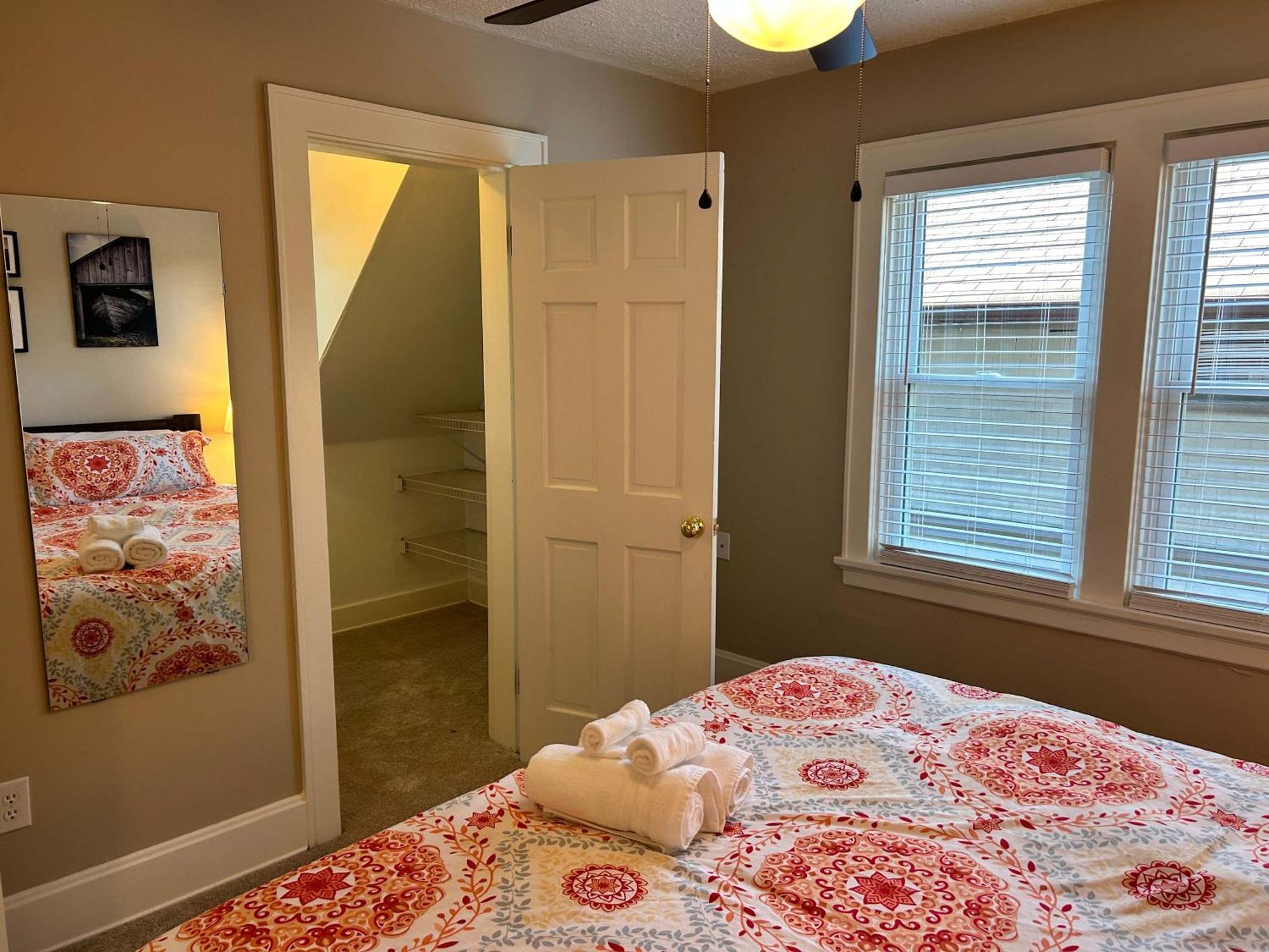 Palmetto 2 Bed Family House In Cincy Near Hyde Park Holiday home *